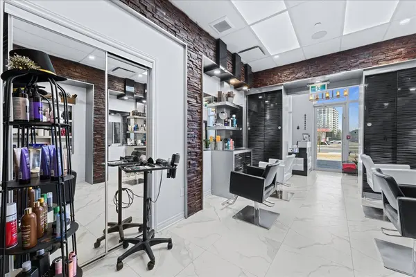 9610 Yonge ST #A8, Richmond Hill, ON L4C 1V6