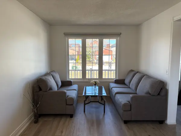 13 Golds CRES, Barrie, ON L4N 8R5