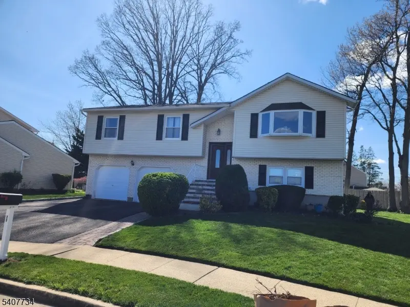 71 Rodak Cir, Edison Twp., NJ 08817