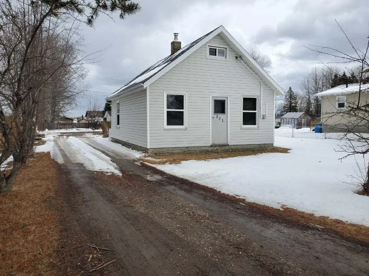 531 65 ST, Edson, AB T7E 1M2