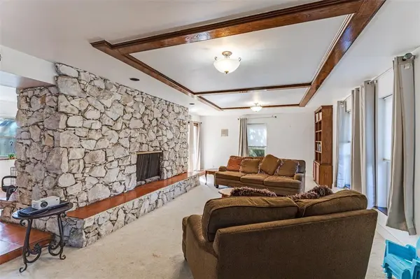 3844 Diamond Loch W, North Richland Hills, TX 76180