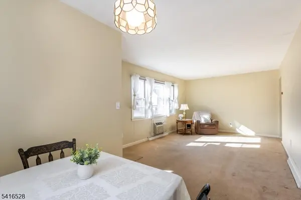 144 Redwood Ave, Wayne Twp., NJ 07470