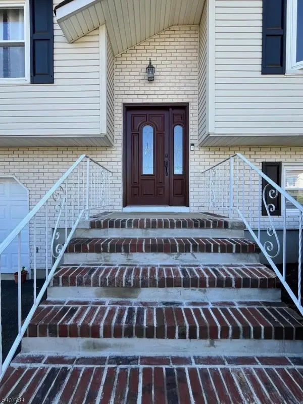 71 Rodak Cir, Edison Twp., NJ 08817