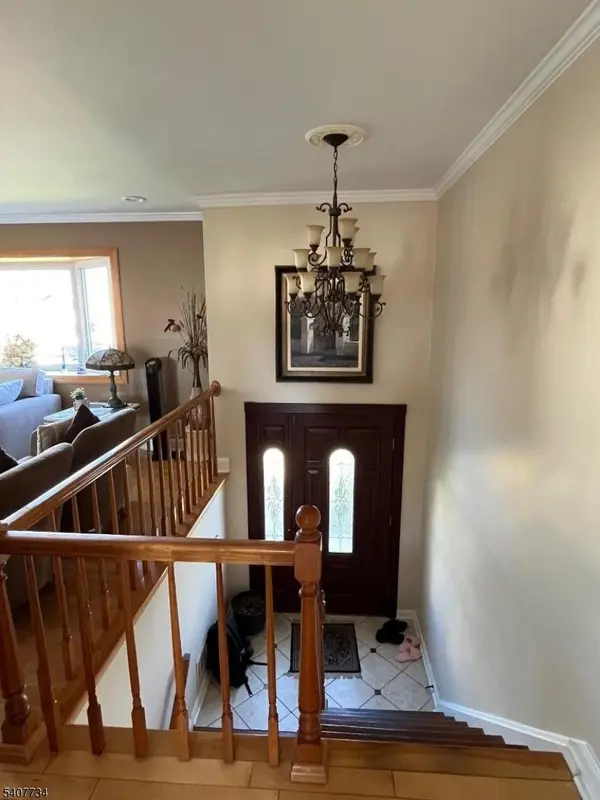 71 Rodak Cir, Edison Twp., NJ 08817