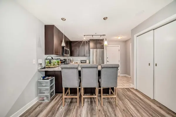 35 Richard CT SW #119, Calgary, AB T3E 7N9