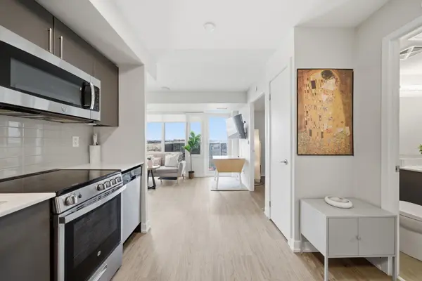 38 Monte Kwinter CT #807, Toronto C06, ON M3H 0E2