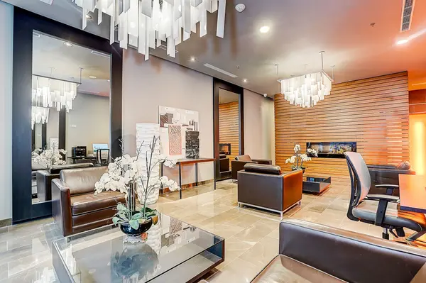 21 Nelson ST #705, Toronto C01, ON M5V 3H9