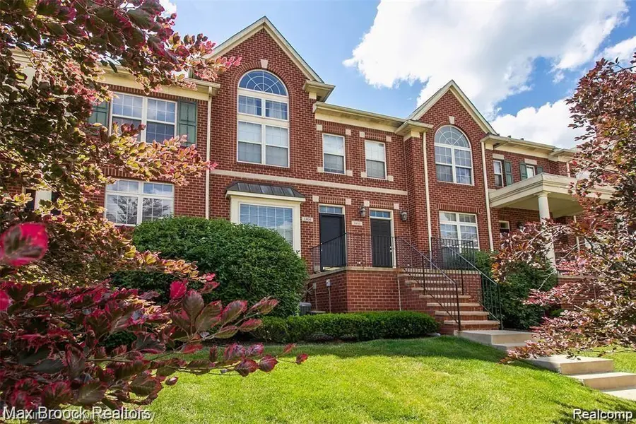 1404 RALIEGH PL, Troy, MI 48084