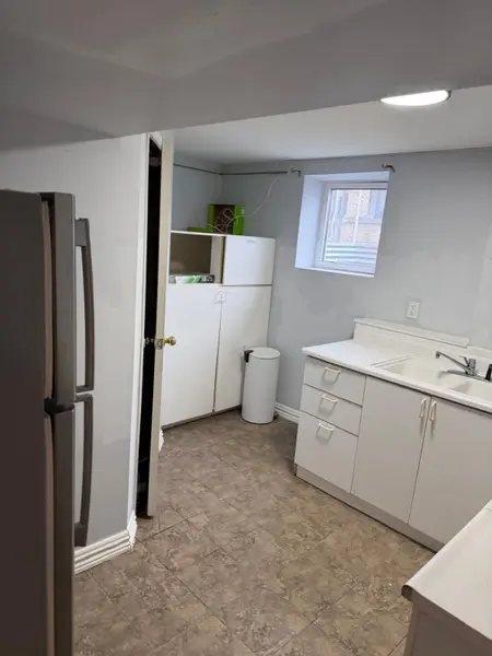 41 Coomer CRES, Ajax, ON L1T 3C7