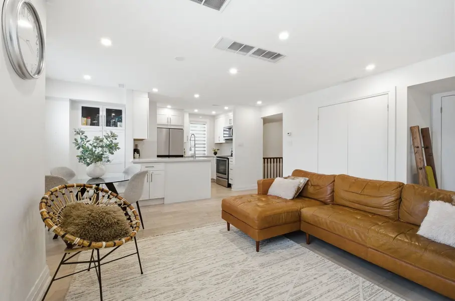 75 Weldrick RD E #1029, Richmond Hill, ON L4C 0H9