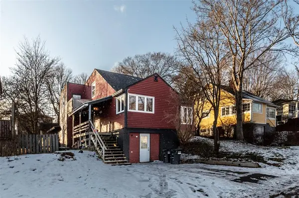 7 Appledore Place, St. John's, NL A1B 2W8