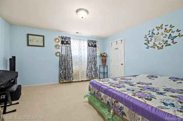 21628 Majestic DR, Brownstown Charter Township, MI 48183