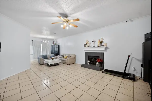 3415 Mayflower Court, Arlington, TX 76014