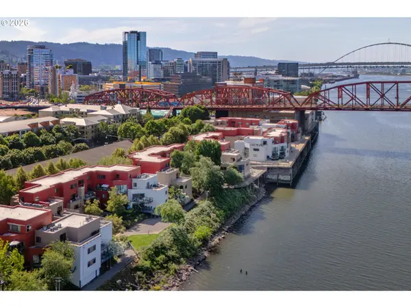 920 NW NAITO PKWY #J25, Portland, OR 97209