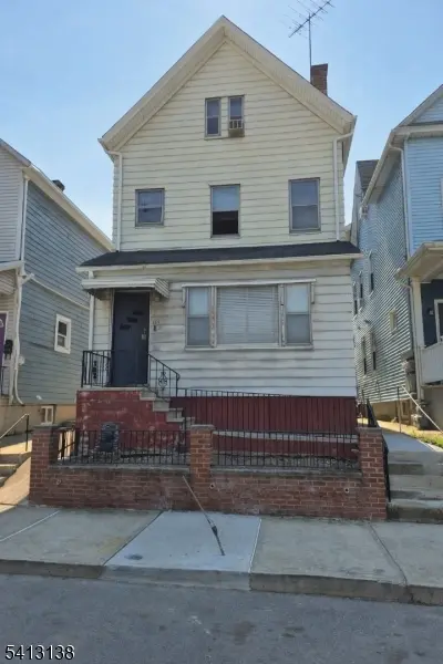 119 Jacques St, Elizabeth City, NJ 07201