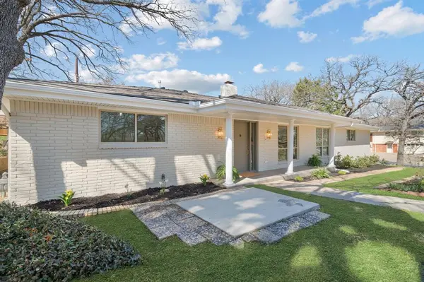 1306 Driftwood Drive, Euless, TX 76040