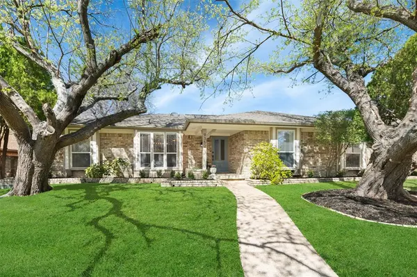 9352 Briarhurst Drive, Dallas, TX 75243