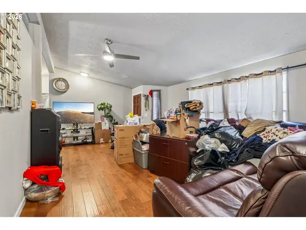 301 E COLUMBIA DR #73, Newberg, OR 97132