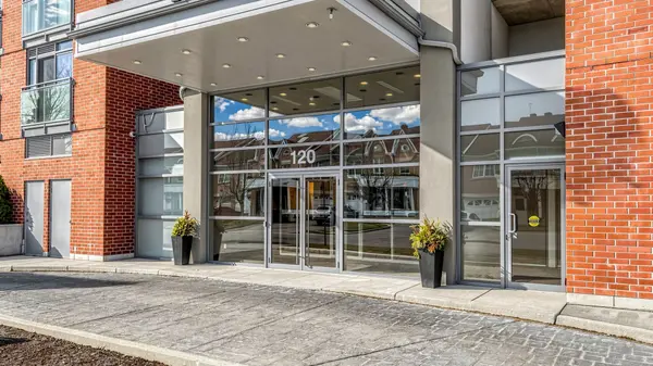 120 Dallimore CIR #614, Toronto C13, ON M3C 4J1