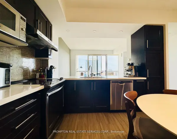 38 Cedarland DR #1208, Markham, ON L6G 0G7