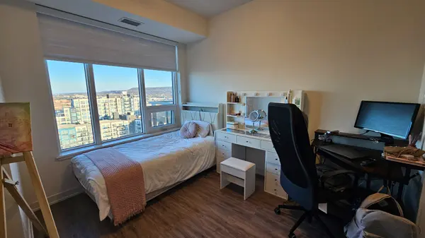 385 Winston RD #1309, Grimsby, ON L3M 4E8