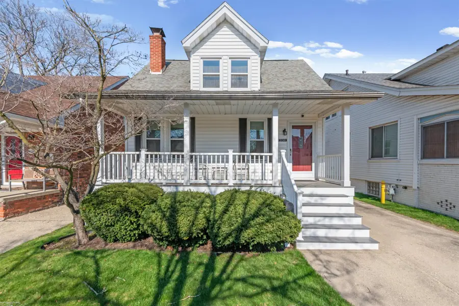 1330 Beaconsfield ST, Grosse Pointe Park, MI 48230