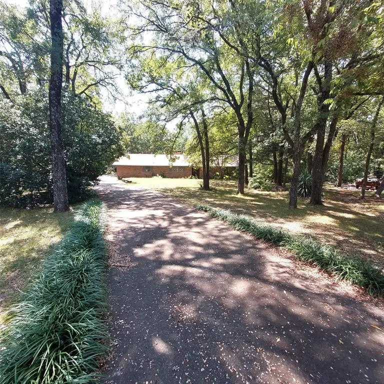413 Rolling Acres Road, Denison, TX 75021
