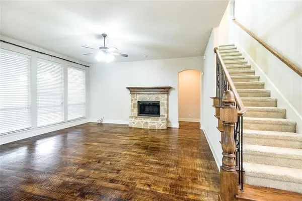 2016 Magic Mantle Drive, Lewisville, TX 75056