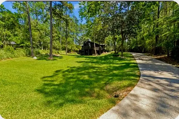 862 Lakeshore Drive, Brookeland, TX 75931