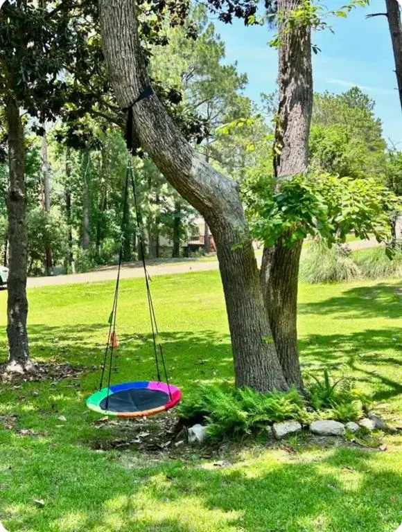 862 Lakeshore Drive, Brookeland, TX 75931