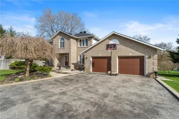 266 Sumach DR, Burlington, ON L7T 0B5