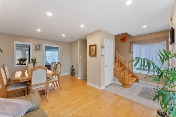 2356 Proudfoot TRL, Oakville, ON L6M 3Y2