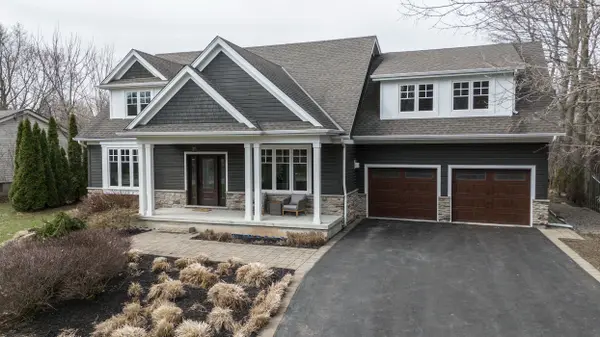 400 Hamilton DR, Hamilton, ON L9G 2B1