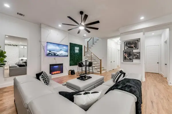 2015 S Ewing Avenue, Dallas, TX 75216