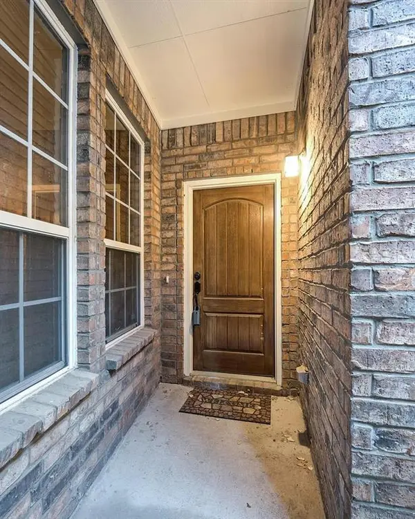 5852 Clearwater Drive, The Colony, TX 75056