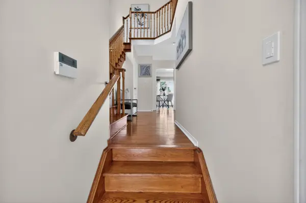 16 Sweet Clover CRES, Brampton, ON L6R 3A2