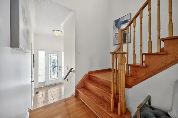 16 Sweet Clover CRES, Brampton, ON L6R 3A2