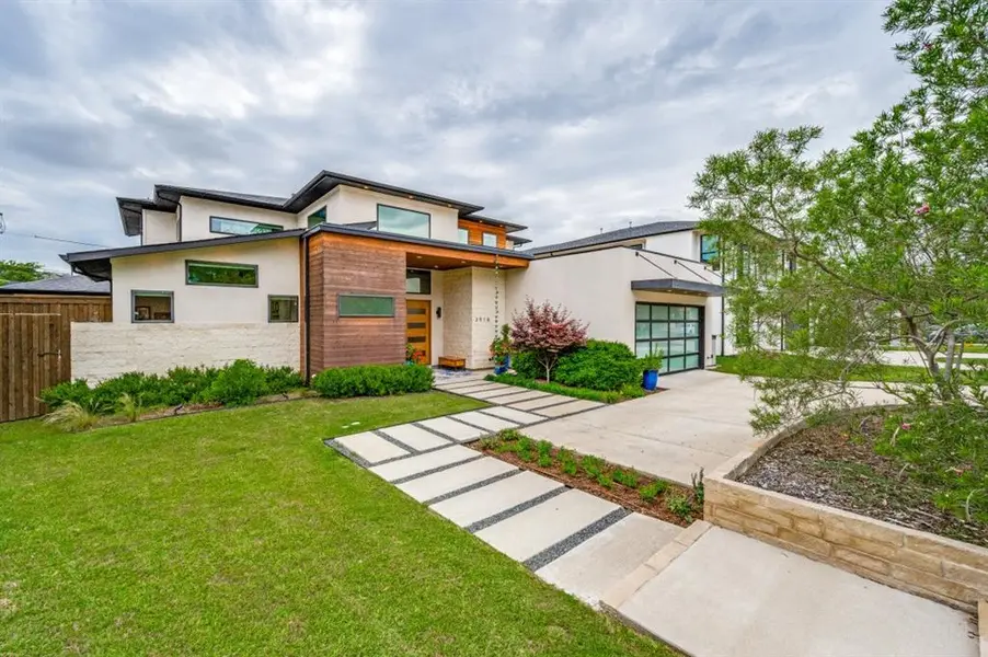 3918 Lively Lane, Dallas, TX 75220