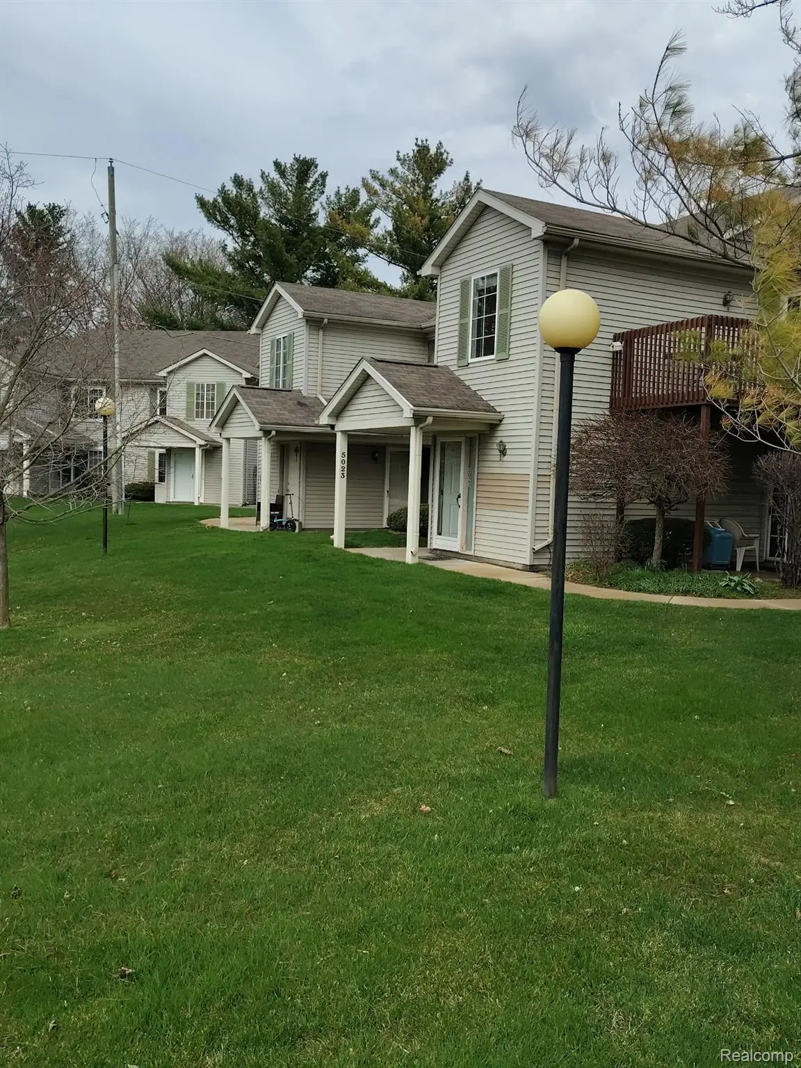 5025 S Saybrook CT #15, Waterford Charter Township, MI 48327