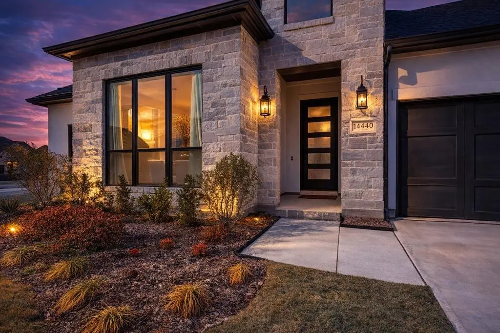 14440 Overlook Park Drive, Fort Worth, TX 76008