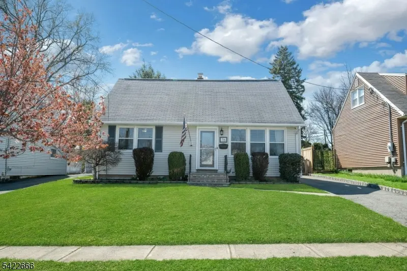 76 Farmingdale Ave, Bloomfield Twp., NJ 07003