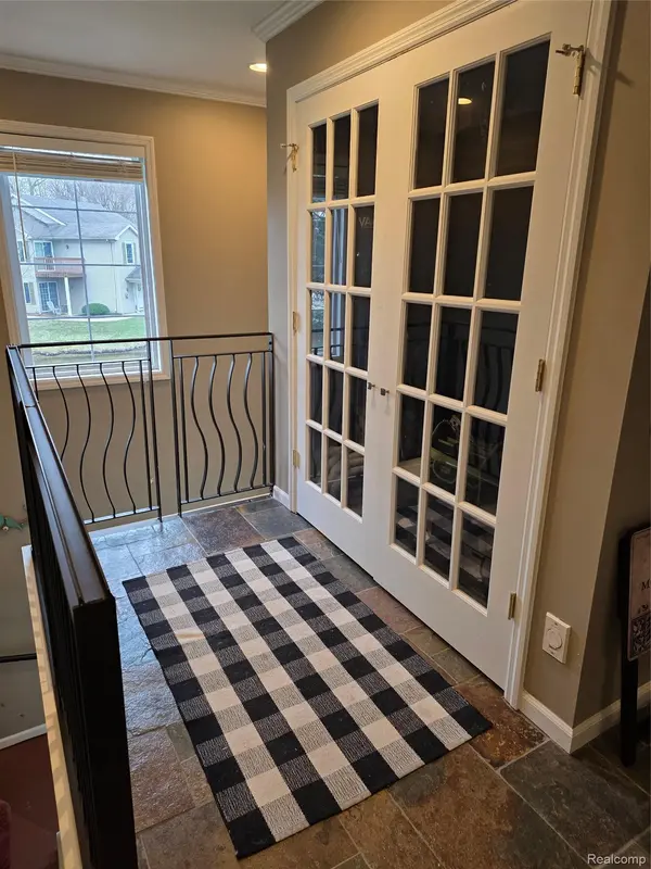 5025 S Saybrook CT #15, Waterford Charter Township, MI 48327