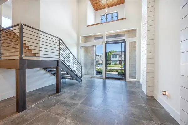 2081 Holt Way, Grapevine, TX 76051