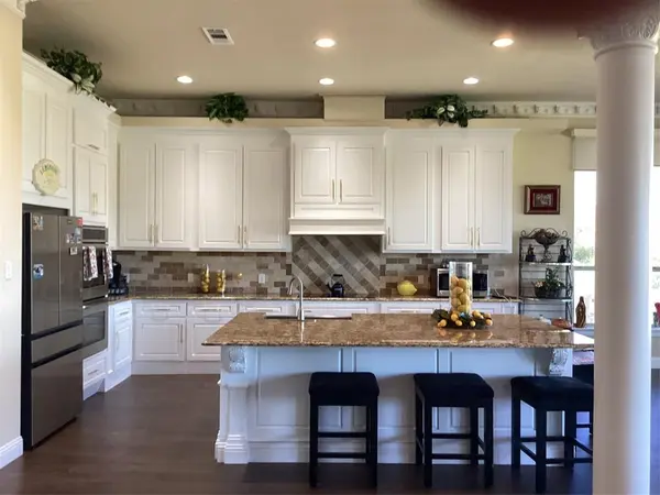 448 Breezeway Court, Cedar Hill, TX 75104