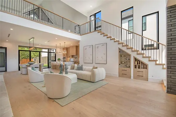 7619 Kenwell Street, Dallas, TX 75209