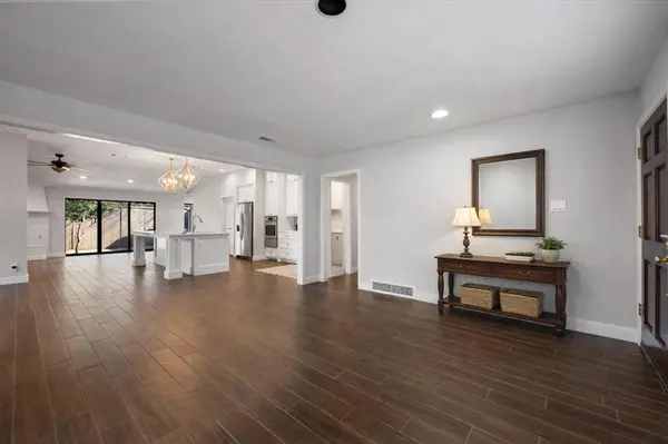 611 Westview Avenue, Fort Worth, TX 76107