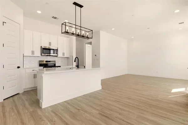 8902 Lowell Street, Rowlett, TX 75089