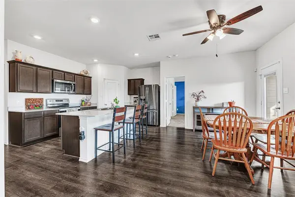 816 Glover Drive, Aubrey, TX 76227