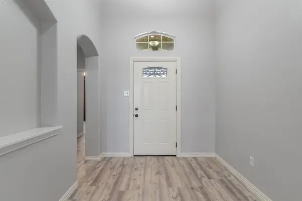 5541 Grenada Drive, Fort Worth, TX 76119