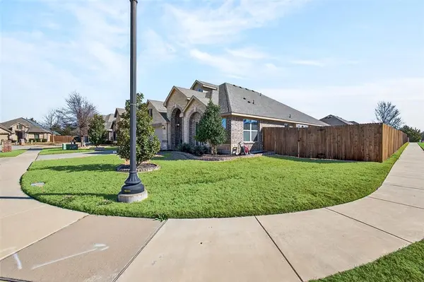 1502 Birdsong Court, Midlothian, TX 76065